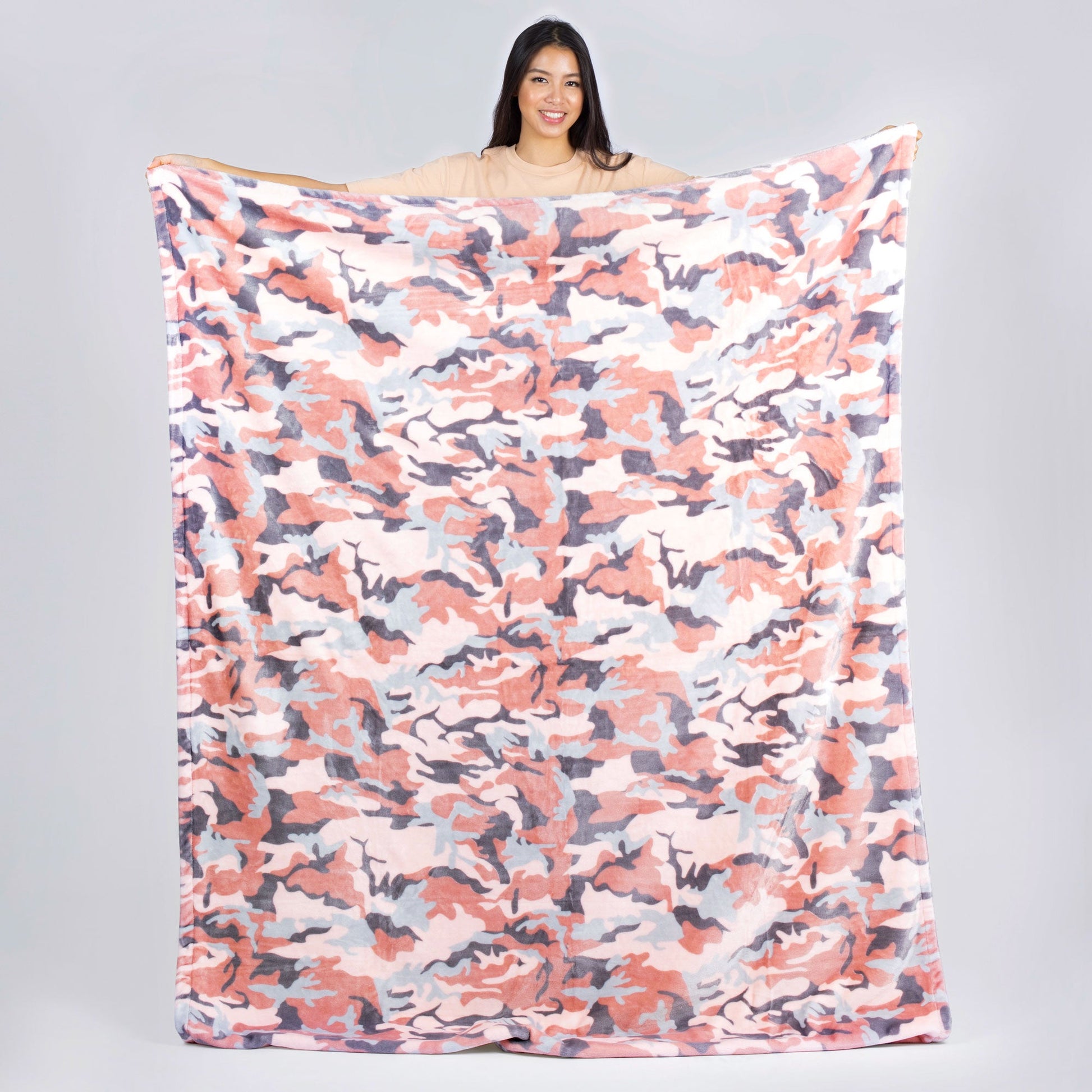 Cuddle Throw Blanket - CAMO ROSE - CuddleThrow_CamoRose_Lifestyle_lqlzda