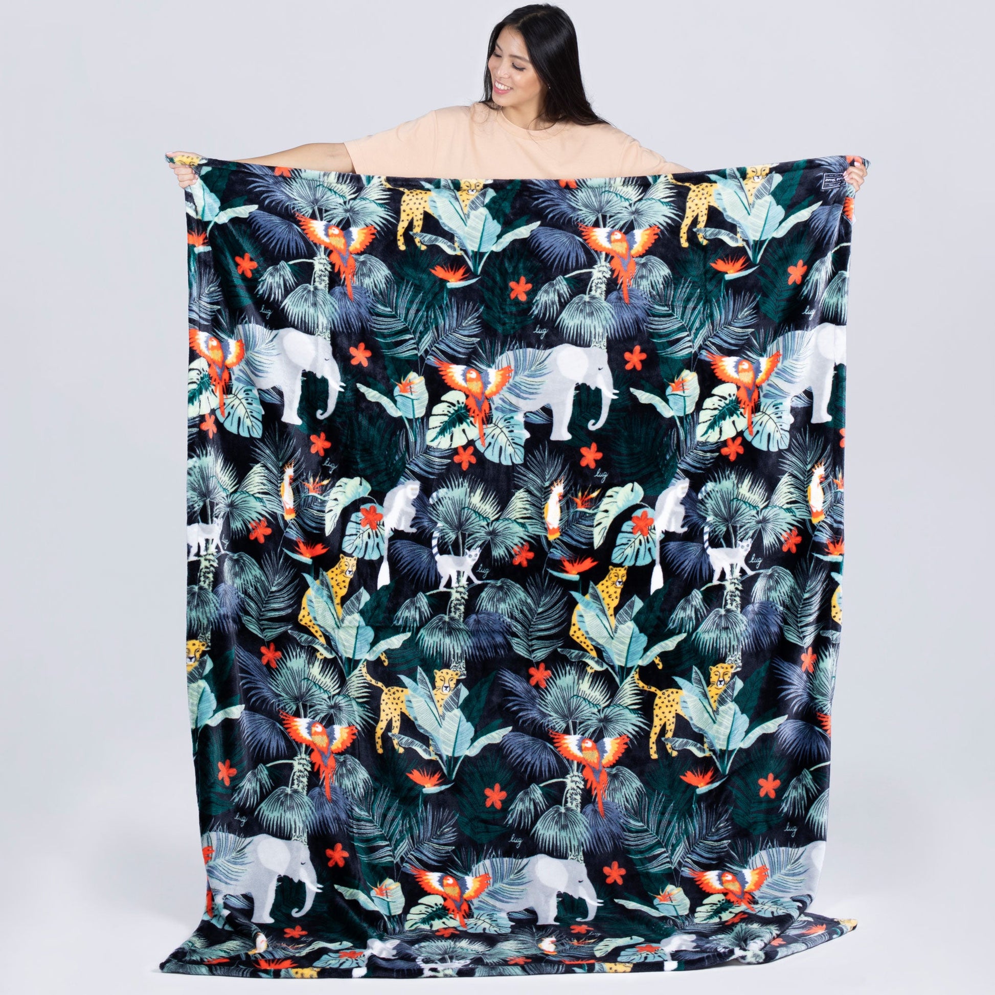 Cuddle Throw Blanket - WILDLIFE BLACK - CuddleThrow_WildlifeBlack_Lifestyle_xr3b0d