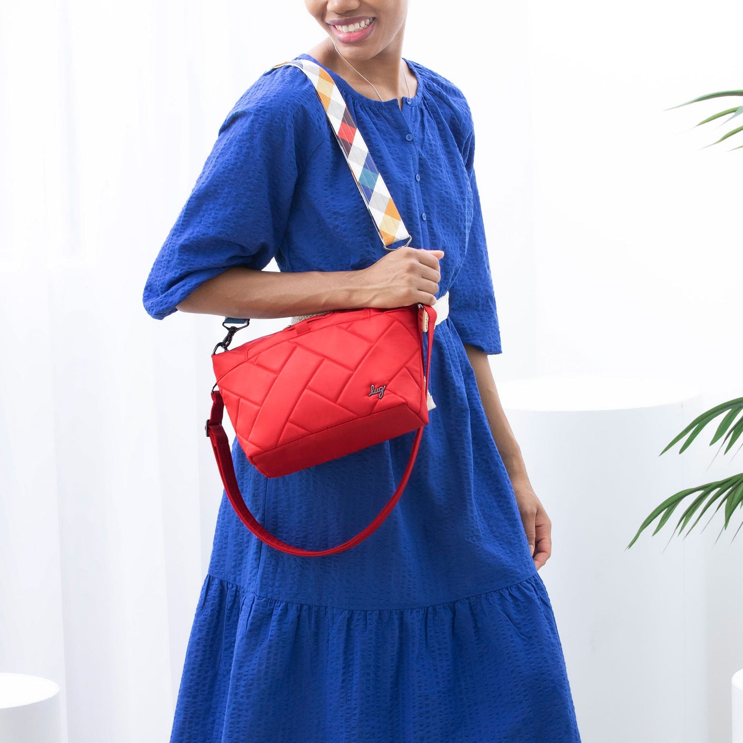 Flare 2 Crossbody Bag - POPPY RED - Flare-2_Poppy-Red_Model
